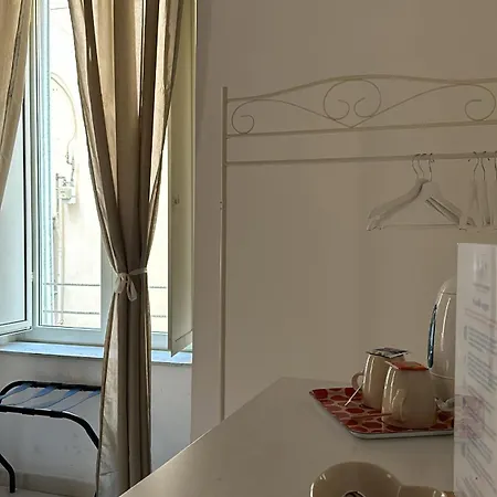 Sfumature Partenopee Affittacamere 3*